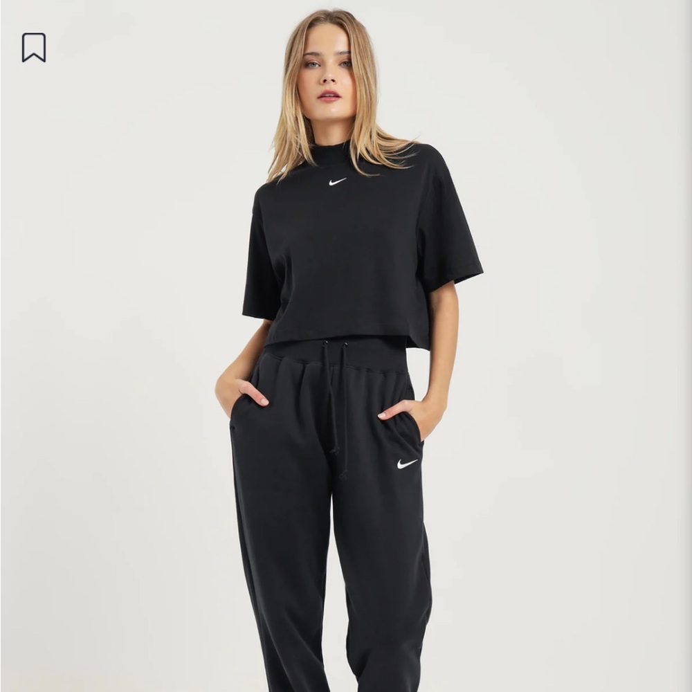 Nike Mock Neck Boxy Cropped Short Sleeve Top